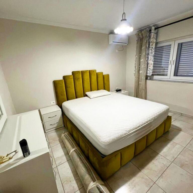 Jepet me qira 2+1 tek rruga e Elbasanit ,Drejtoria e Higjenes