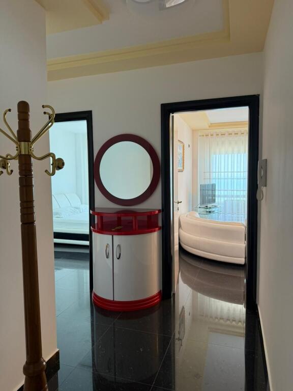 🏡 Jepet me qira afatgjatë apartament 1+1 – Vijë e Parë, Shkëmbi i Kavajës