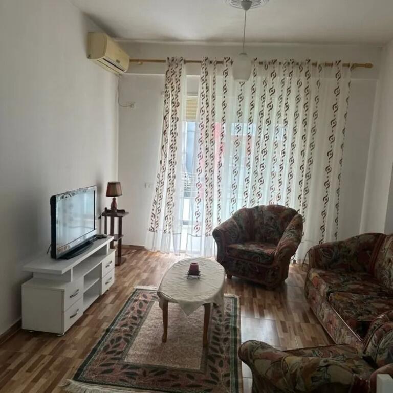 Qera , Apartament 1+1, Yzberisht, 500  euro/muaj
