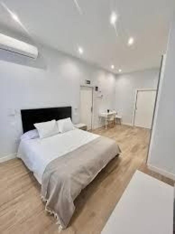 Apartament Me Qera 2+1 ne Qender (ID B2201620) Tirane