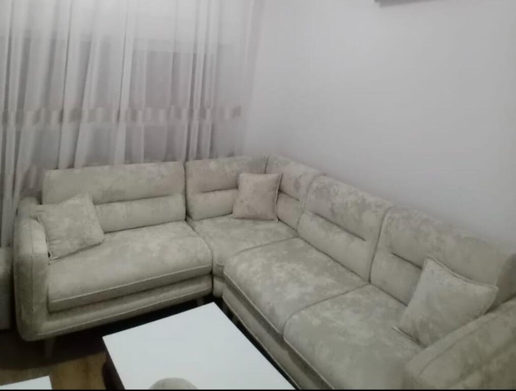 Ali Demi, apartament me qera 1+1!