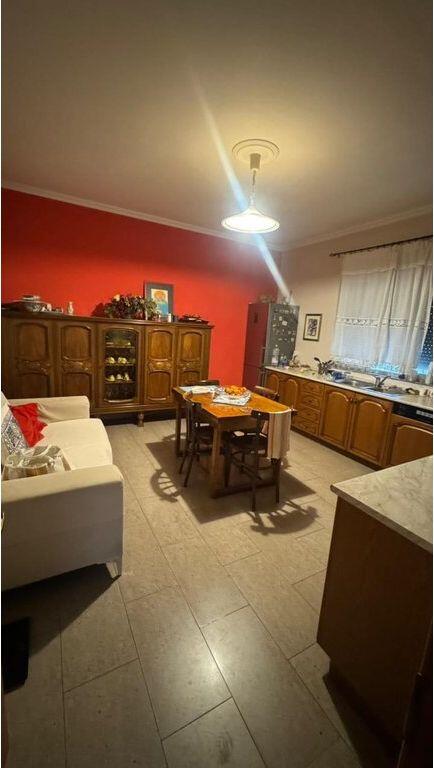 QIRA | Ambient Komercial – Pediatria, Tiranë