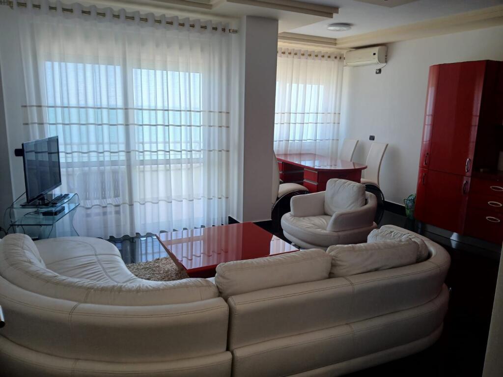 🏡 Jepet me qira afatgjatë apartament 1+1 – Vijë e Parë, Shkëmbi i Kavajës