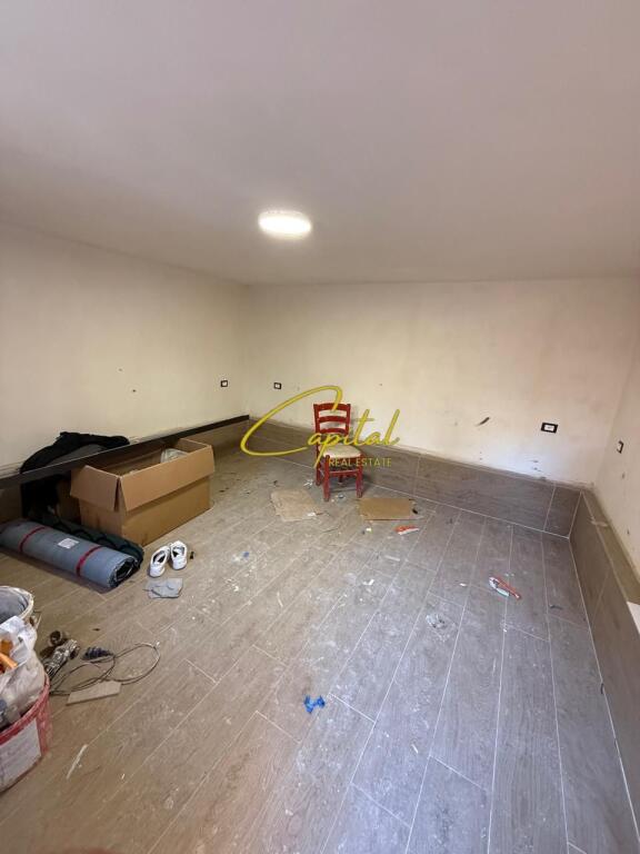 VILE PRIVATE ME QERA 340 M2 21 DHJETORI 200.000 LEKE