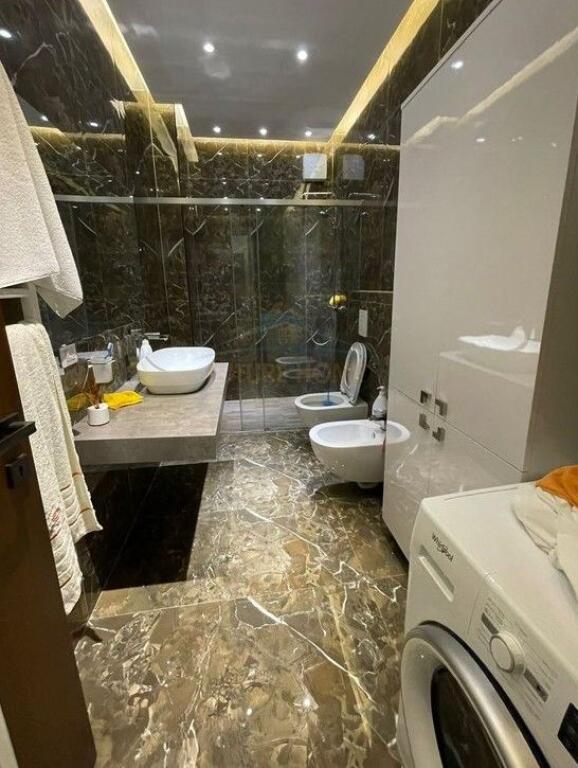 Apartament 2+1+2, Rruga Bardhyl, Tiranë.