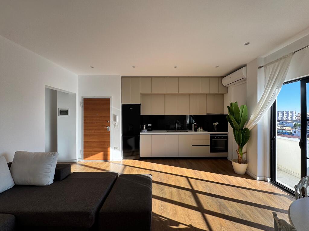 Apartament 2+1 per shitje, Durres.