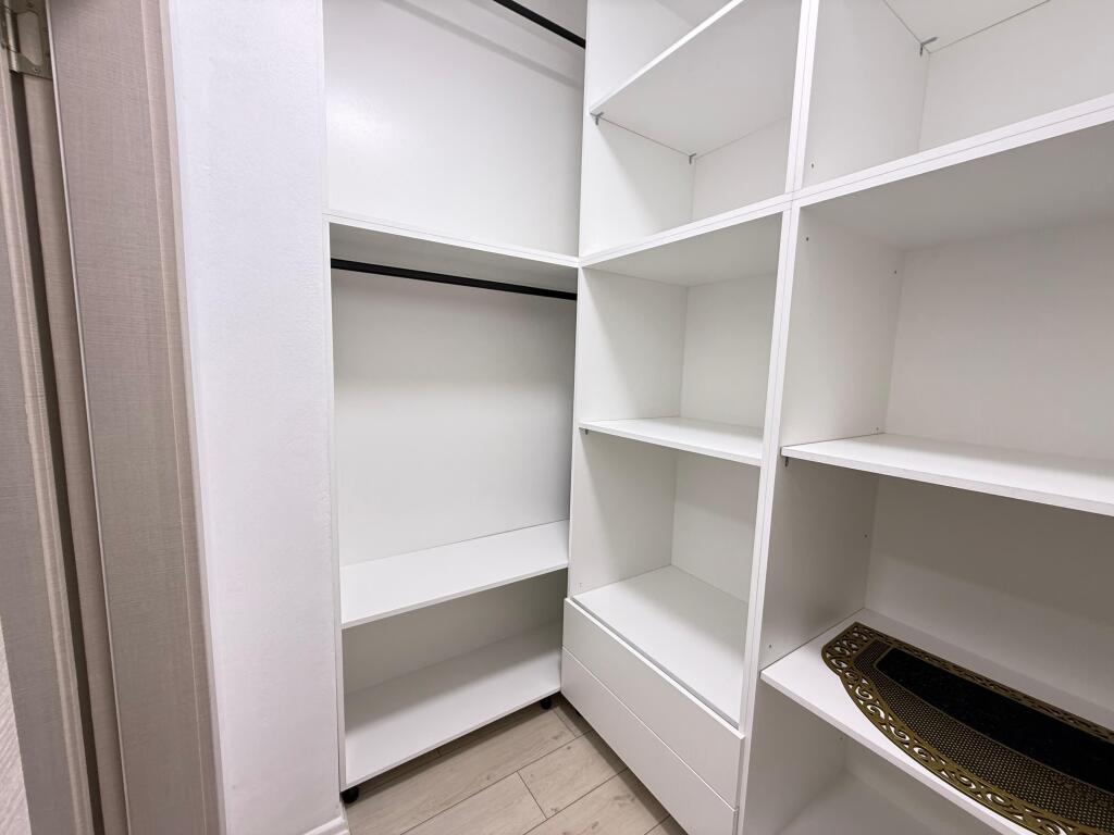 🏡✨ Jepet me Qira – Apartament 2+1  📍 Vendndodhja: Tek River Residence 🌳🏙️ 💶 Çmimi: 750€ / muaj