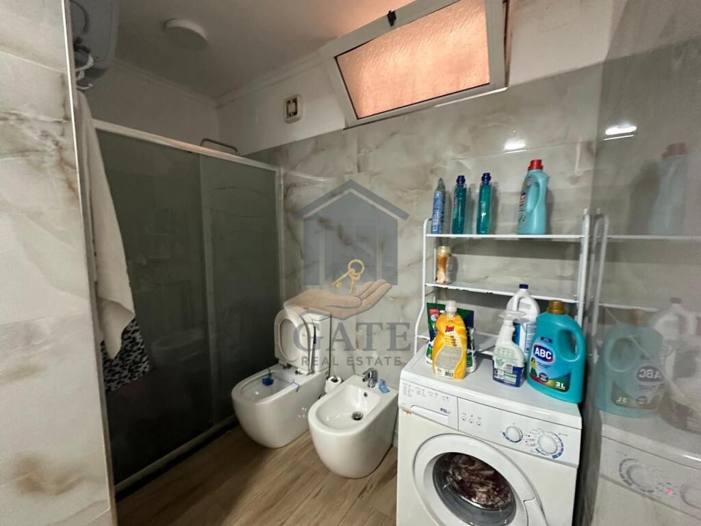 Shitet, Apartament 2+1,tek Shkolla "Qemal Mici" , Durres!