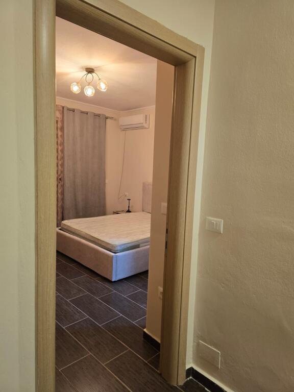 Ap.Qera 2+1 Myslym Shyre - Pallat ri me ashensor.