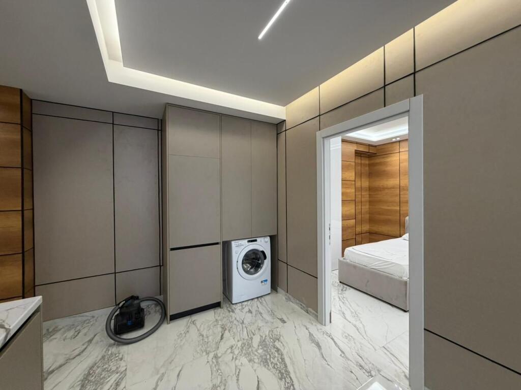 Shitet Apartament 2+1