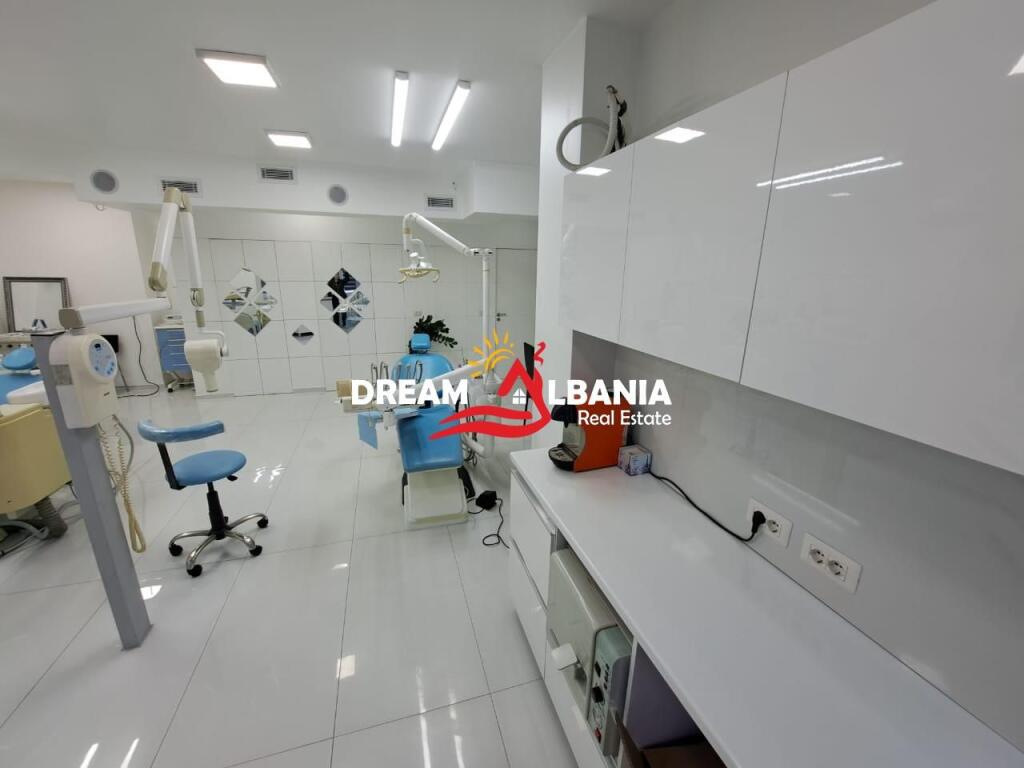 Clinica Dentale in Vendita a Don Bosko, vicino all'Incrocio (ID 4161110)