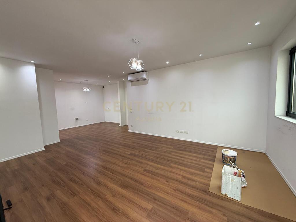 AMBIENTE PER UFFICI 2+1+2 "FUTURE HOME RESIDENCE", ASTIR 600 € /Mese