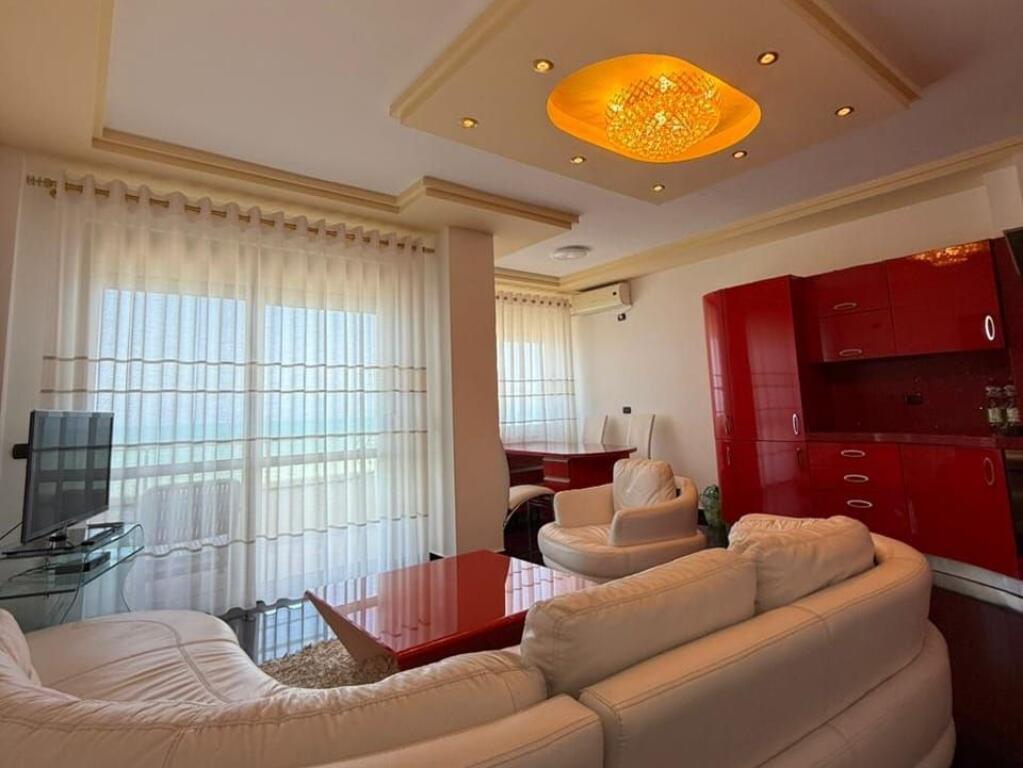 🏡 Jepet me qira afatgjatë apartament 1+1 – Vijë e Parë, Shkëmbi i Kavajës