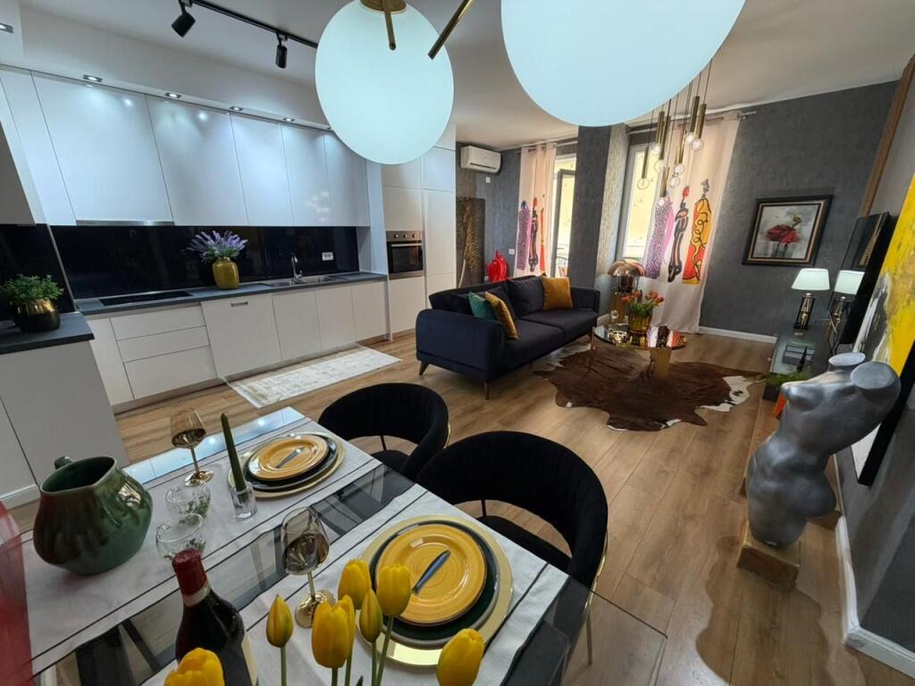 Shitet Apartament 1+1 Mozaiku i tiranes