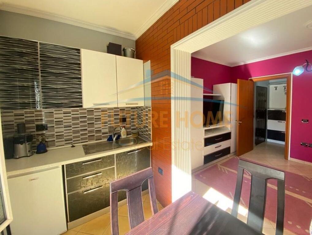 Qera, Garzoniere, Kodra e Diellit, Tiranë