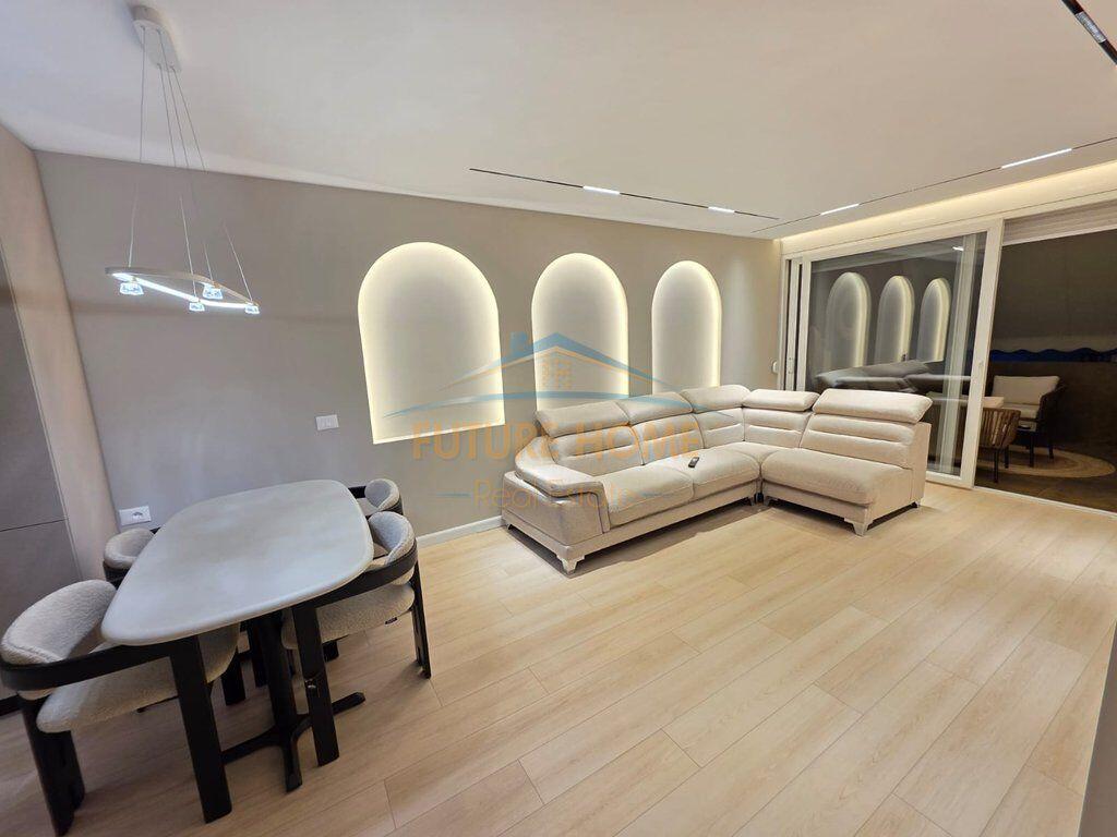 Shitet apartament 2+1+2 prane Ish Ekspozita Tirane