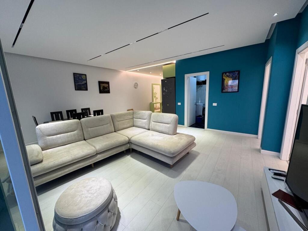 Jepet apartament me qera 2+1