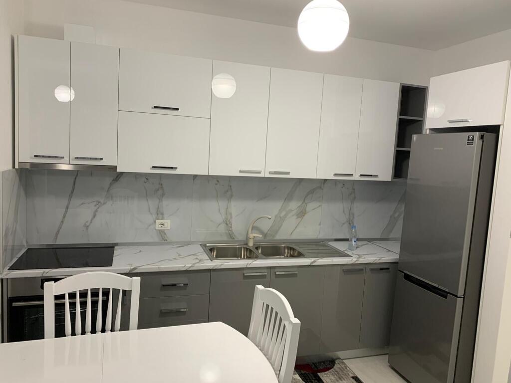 Jepet me qira 2+1+2 FIORI DI BOSKO 700€