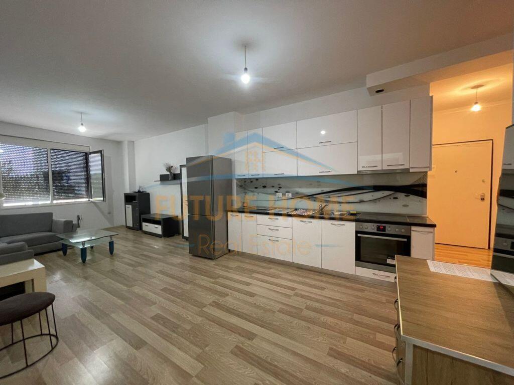 Qera, Apartament 2+1+Depo+Post Parkimi, Përballe Toptanit