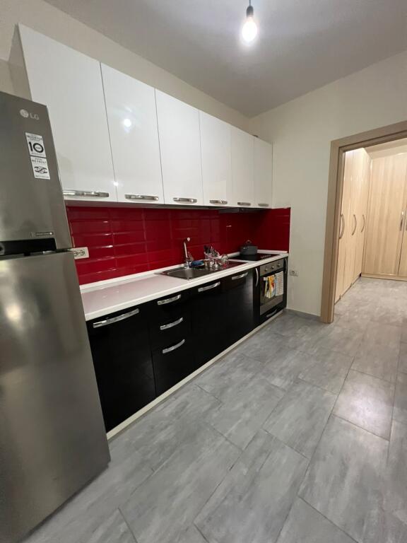 Apartament me qera te Rruga e Kosovareve !