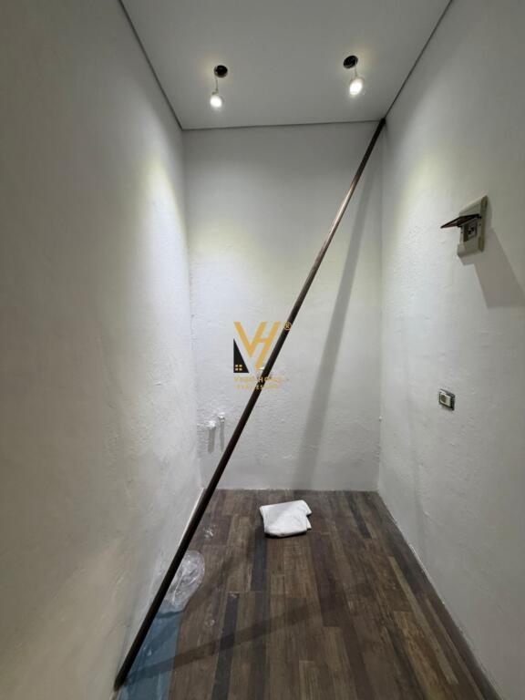 JEPET ZYRE 30 M2 ME QERA TE MYSLYM SHYRI 40.000 LEKE