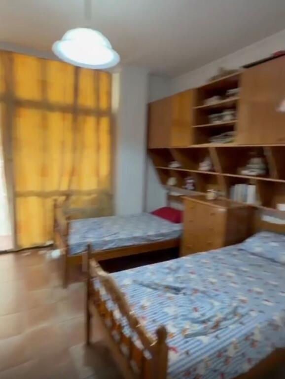 2+1 Apartment for rent near Partizani High School!