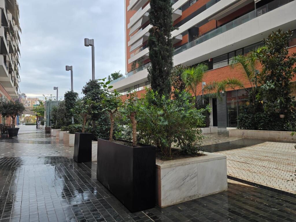 Zyrë - Për Qira - Kompleksi Delijorgji, Tiranë