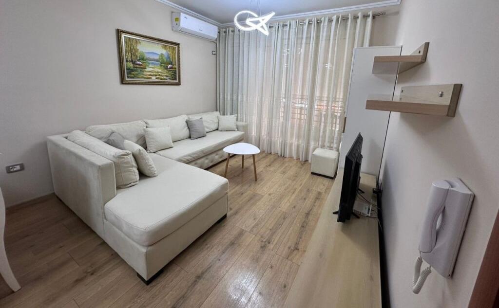 apartament 1+1 me qira ne Yzberisht