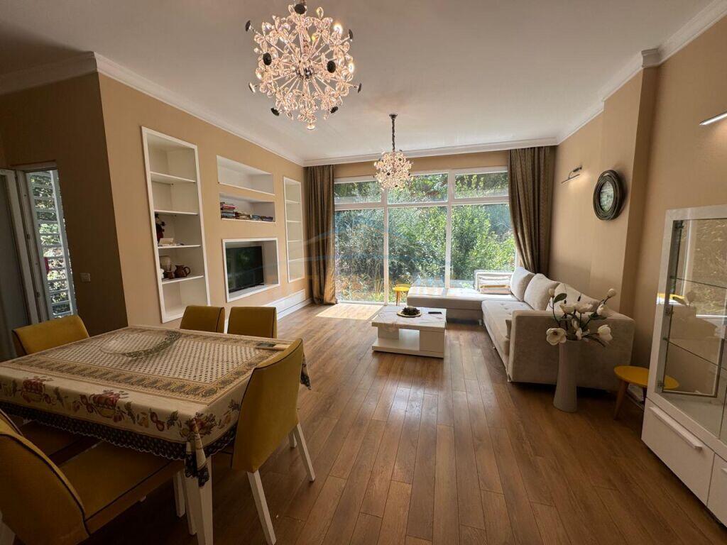 Qera, Apartament 2+1+Post Parkimi, Liqeni i Thate, prane Hotel Radisson, Tirane.