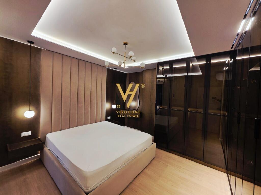 JEPET APARTAMENT 3+1+2+BLK ME QIRA TE KOMUNA PARISIT, KOM. OLIMPIK 1.800 EURO