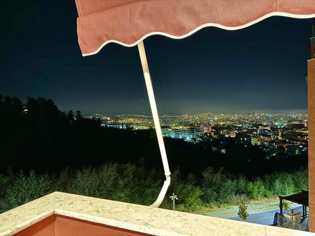 Jepet me qera super apartament 2+1+2 ne Fresk