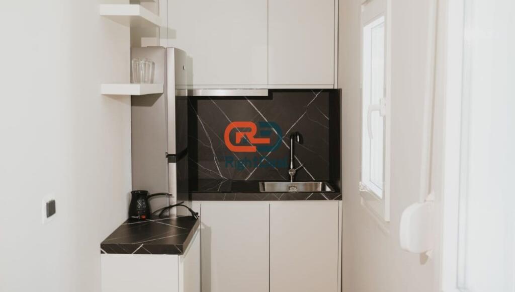 Ne Myslym Shyr, Jepen Me Qira Dy Garsoniere, Totalisht Te Investuara !!!