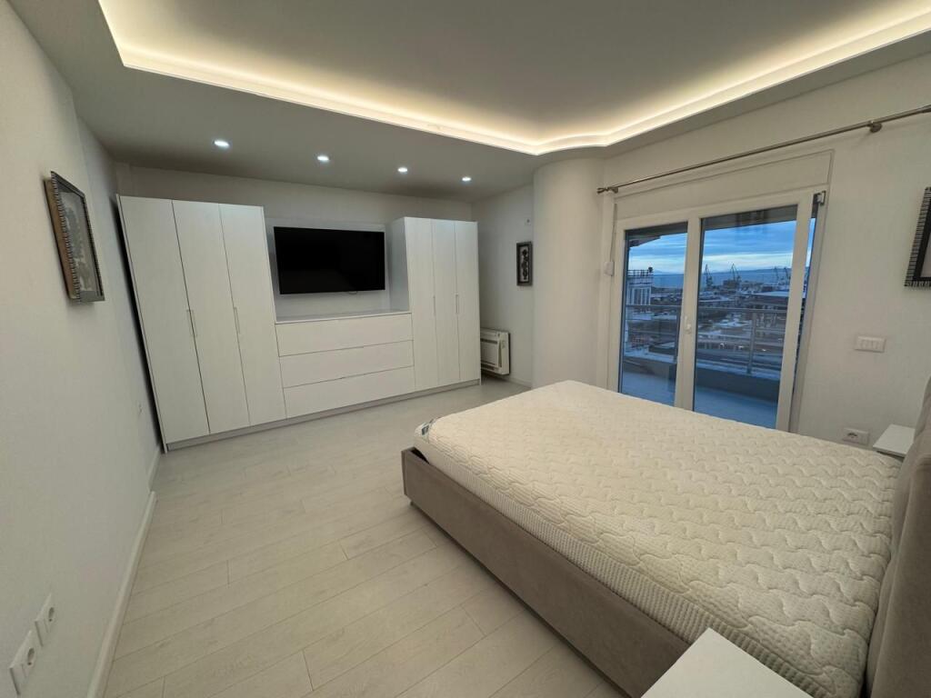 Jepet apartament me qera 2+1