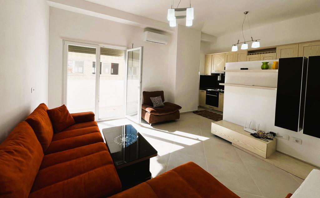 Apartament per Qira 2+1+2 prane Ish Rajonit Durres