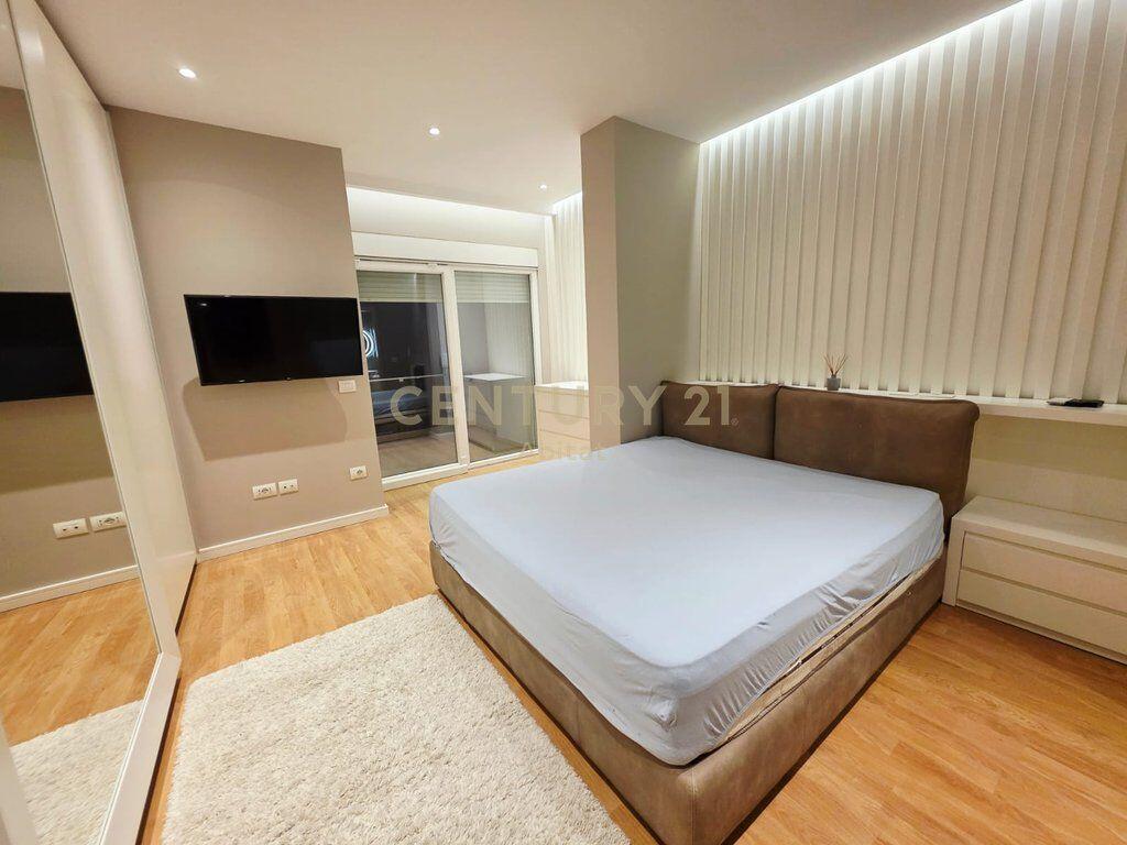 SHITET VILË E BASHKËNGJITUR ME OBORR – KODRA E DIELLIT 1