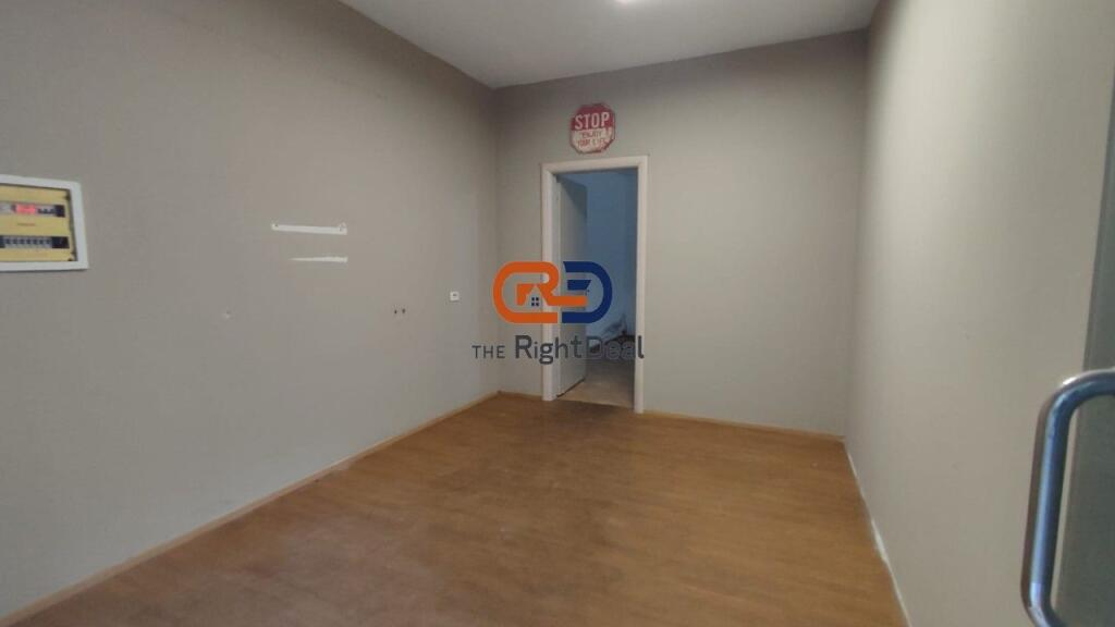 A Kodra E Diellit, Viene Affittato Un Negozio Adatto Per Diverse Attività Commerciali!!