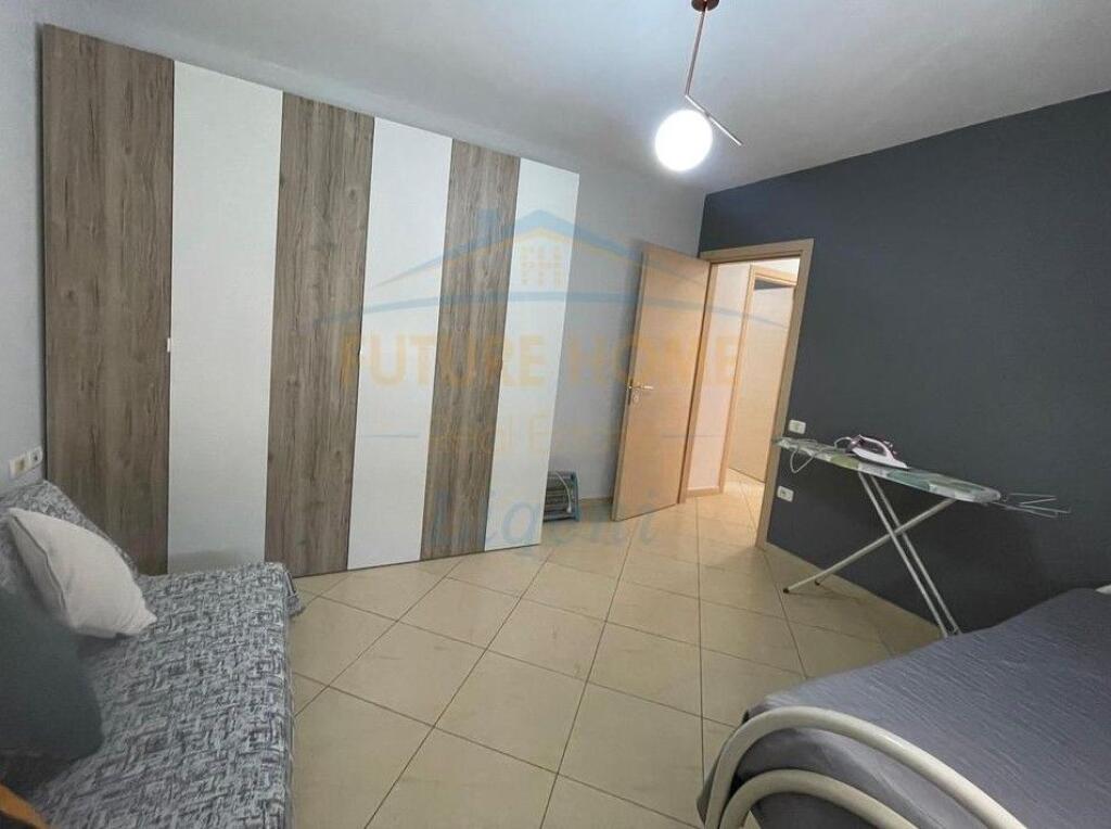 Apartament 2+1+2+Post Parkimi, Kopshti Botanik, Tiranë