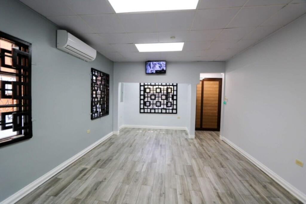 Zyre me qera 1+1 tek Komuna e Parisit (ID BZ2760) Tirane