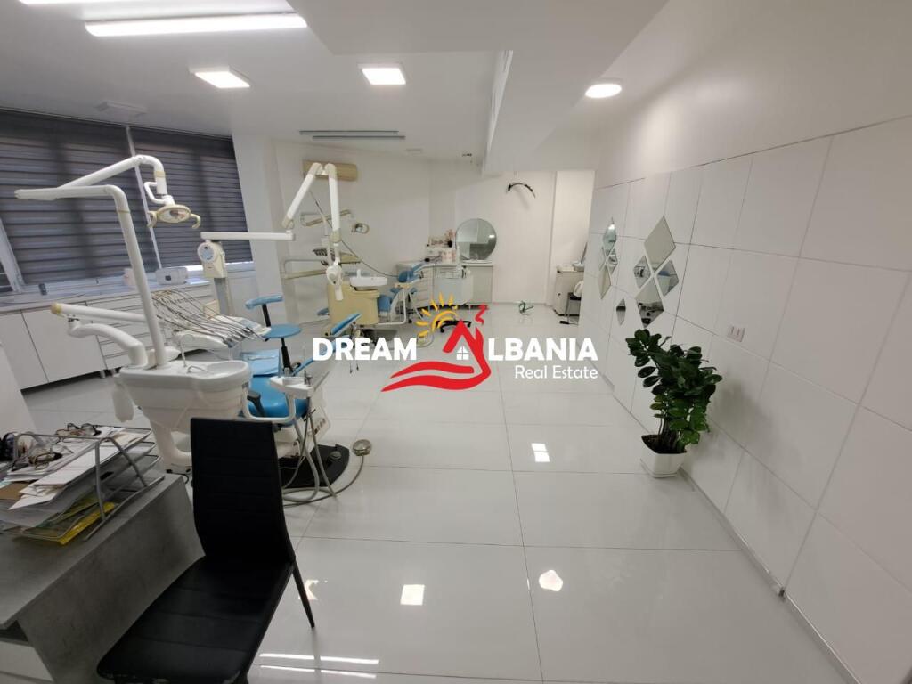 Clinica Dentale in Vendita a Don Bosko, vicino all'Incrocio (ID 4161110)