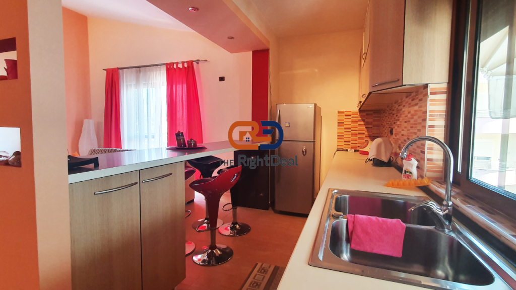 Te Kodra E Diellit,Shitet Vile Kater Kateshe Me Lokacion Perfekt!!