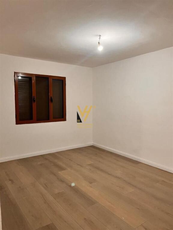 SHITET APARTAMENT 1+1+ANEKS NE KOMBINAT 7.500.000 LEKE