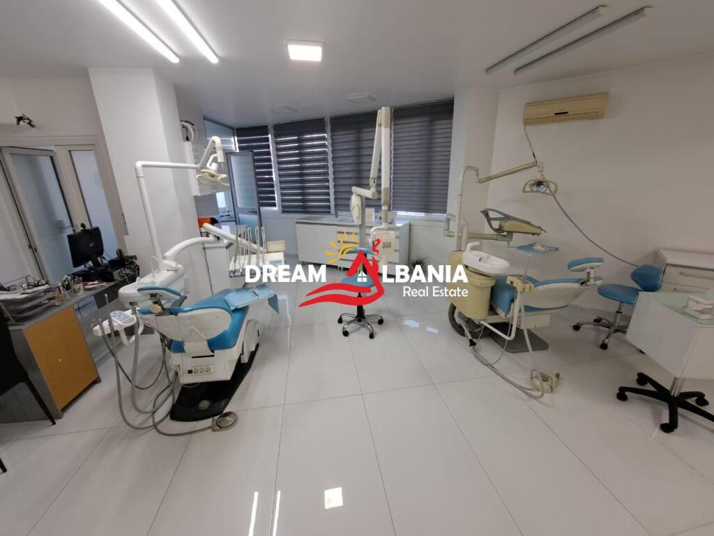 Clinica Dentale in Vendita a Don Bosko, vicino all'Incrocio (ID 4161110)