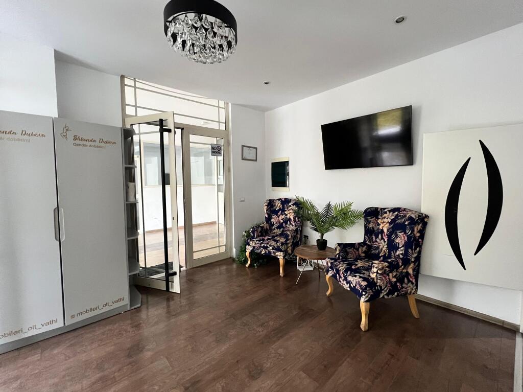 Negozio in affitto vicino al Lago Secco!