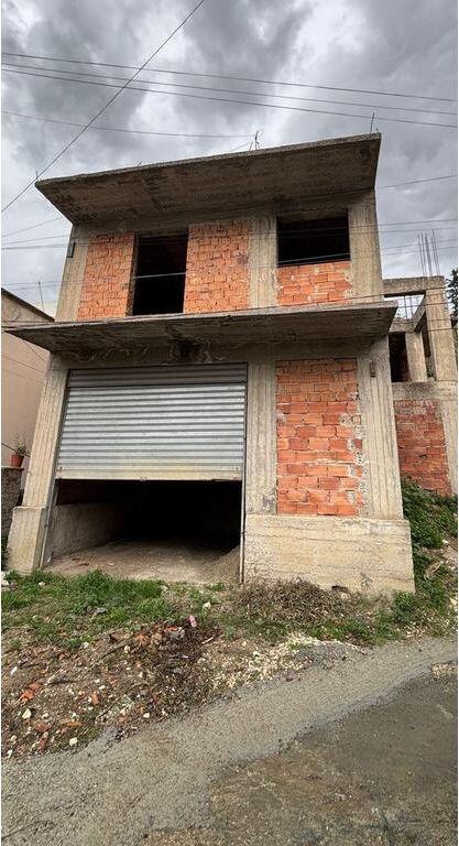 SHITET GODINE BANIMI 3-KATESHE(e pa perfunduar) ,NE LAGJEN "HAJRO ÇAKERRI"!
