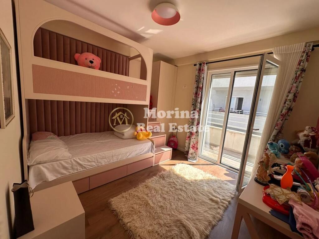 Qera, Apartament 3+1+2+Blk+Palester+post parkimi, Fresk,1000 Euro €