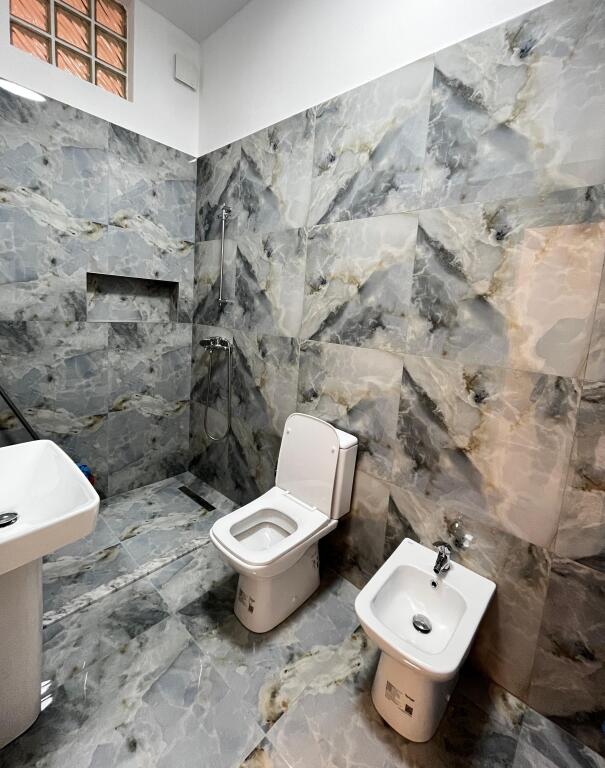 Apartament per Qira 2+1+2 prane Ish Rajonit Durres