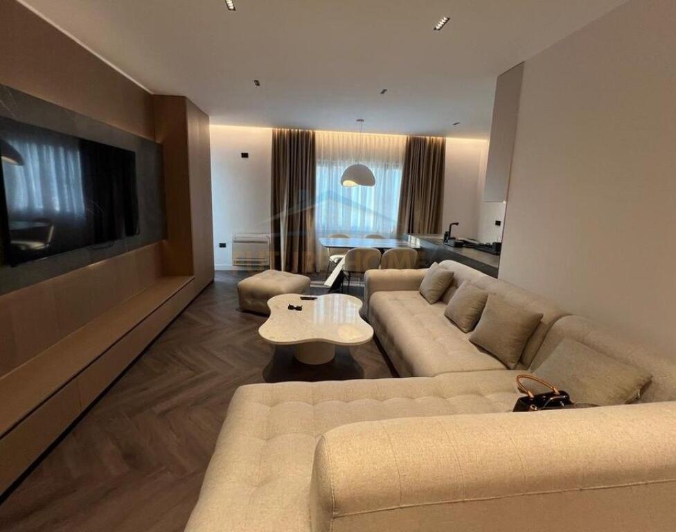 Vendesi in vendita 2+1, Via Elbasanit, Tirana