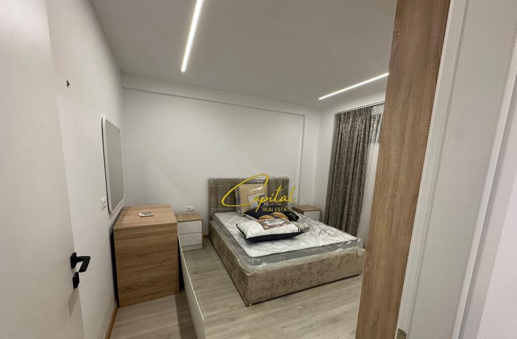 APARTAMENT ME QERA 1+1 ZOGU I ZI 70.000 LEKE