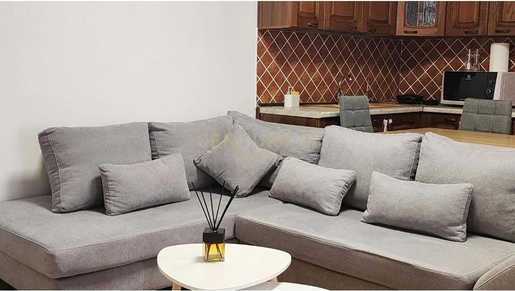 QIRA | Apartament 2+1 – Rruga e Kavajës