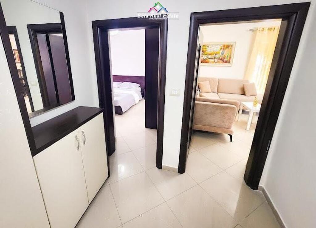 Apartament me qera 3+1 tek Pazari i Ri (ID B23148) Tirane